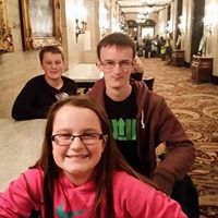 Laurie Groves Photo 27