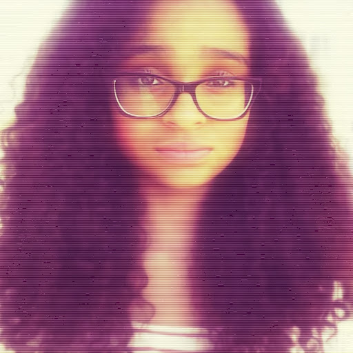 Ella Gomez Photo 13