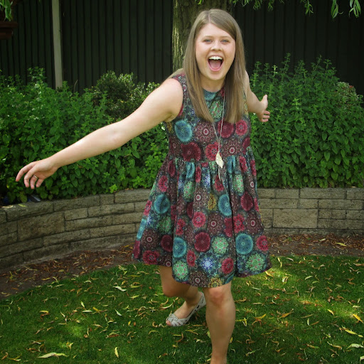 Emily Heath Photo 7