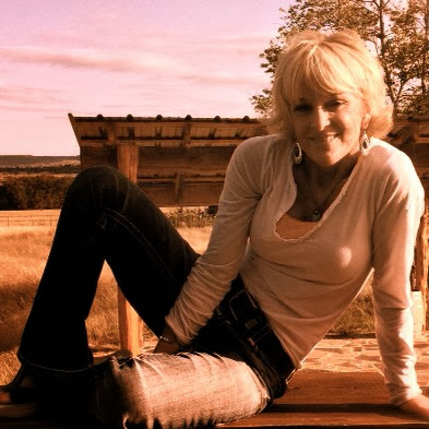 Kelly French Photo 24