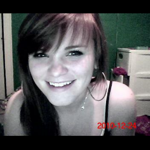 Kelly Britt Photo 20