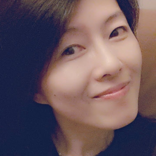 Yvette Lee Photo 15