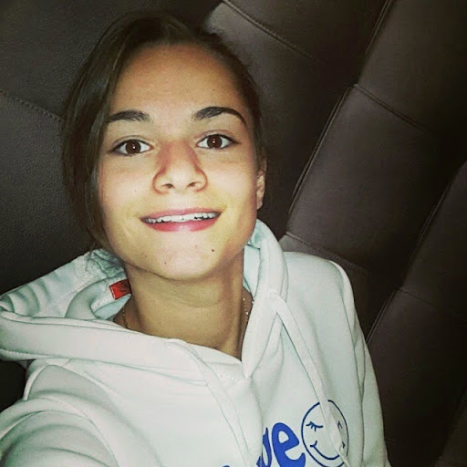 Pauline Simon Photo 8