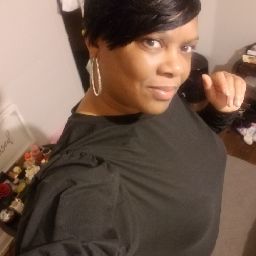 Veronica Douglas Photo 15