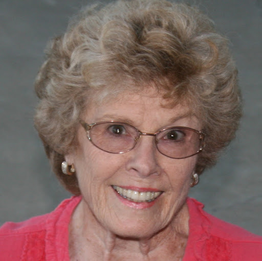 Faye Elliott Photo 6