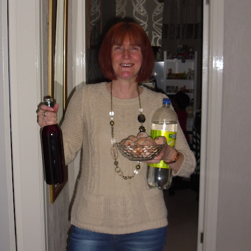 Debbie Hunt Photo 16
