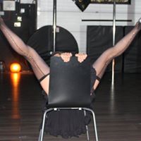 Lisa Perrott Photo 2