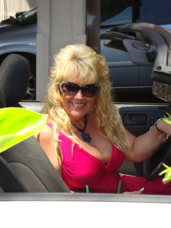 Julia Hart Photo 21