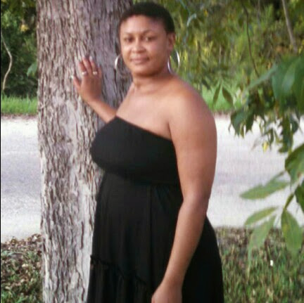 Sandra Lowe Photo 21