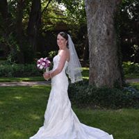Julia Hewitt Photo 15