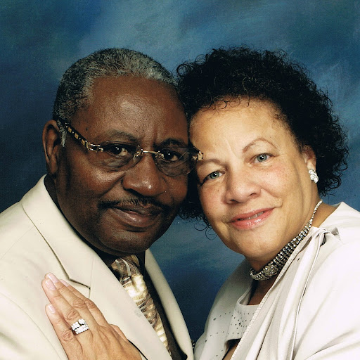 Emanuel Harris Photo 4