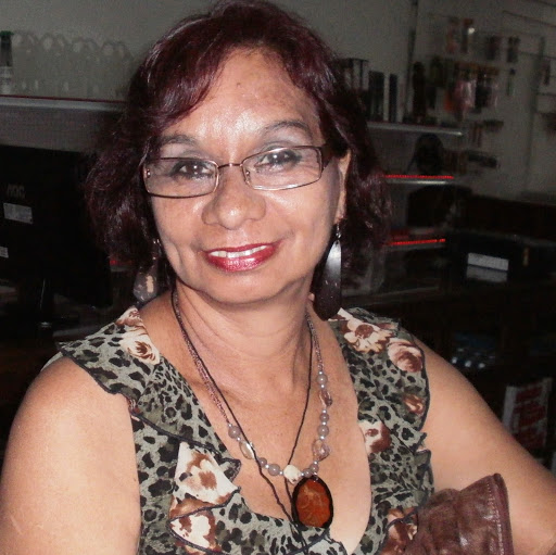 Martha Taylor Photo 12