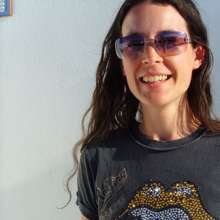 Julie Farrell Photo 29