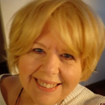 Diana Robbins Photo 11