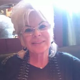 Mary Pearson Photo 34