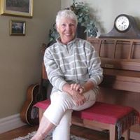 Laurie Groves Photo 29