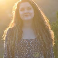 Elizabeth Keating Photo 7