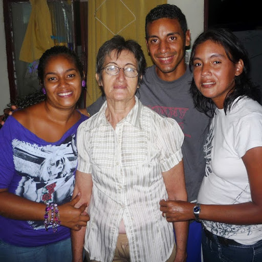 Virginia Calderon Photo 22