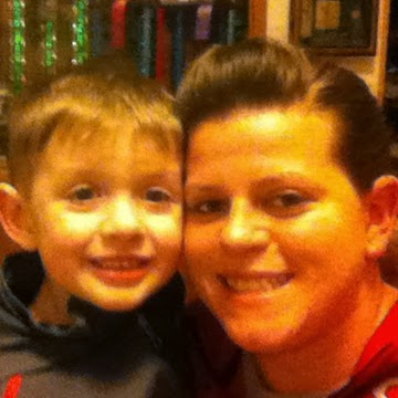 Amanda Thacker Photo 17