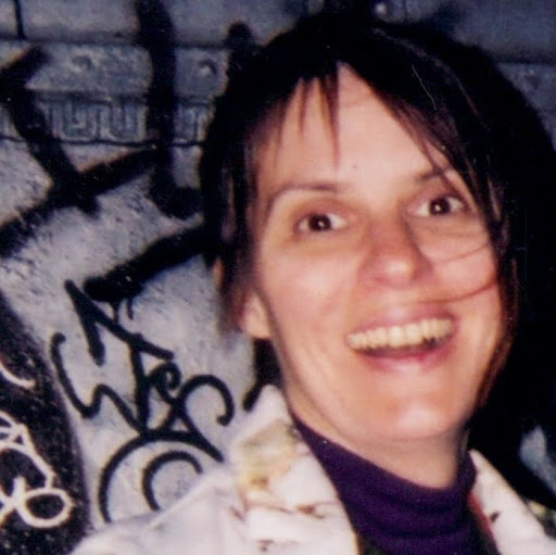 Julia Morton Photo 30