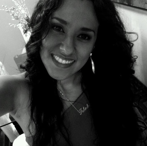 Fabiola Robles Photo 13