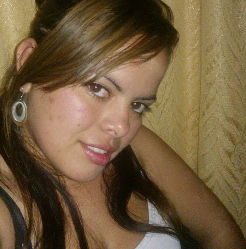 Claudia Vasquez Photo 18