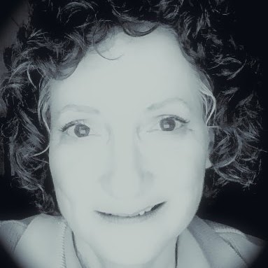 Suzanne Evans Photo 42