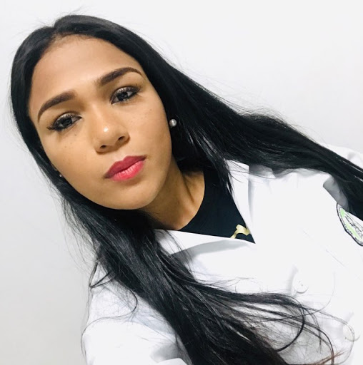 Alexandra Arias Photo 8