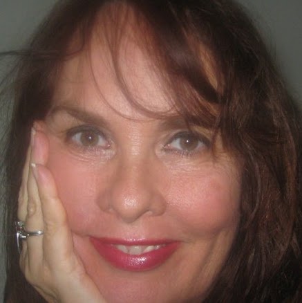 Linda Calvert Photo 36