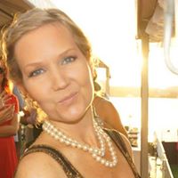 Emma Rowe Photo 6