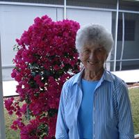 Ruth Arnold Photo 46