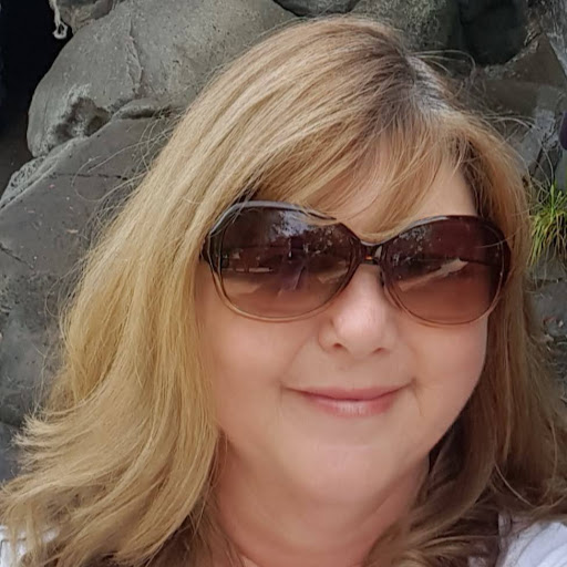 Sandy Smith Photo 26