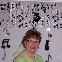 Suzanne Kraus Photo 14