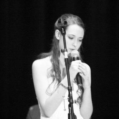 Julia Dooley Photo 1