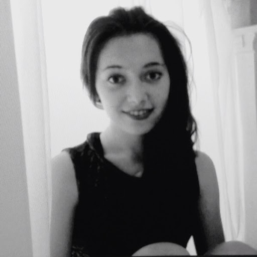 Emma Lang Photo 5