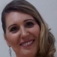 Laura Robles Photo 13