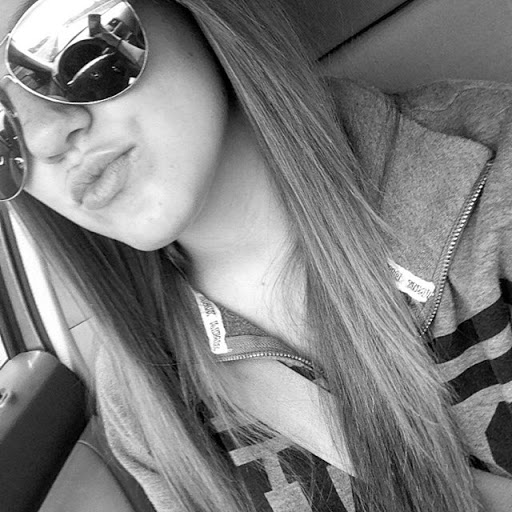 Tana Moore Photo 7
