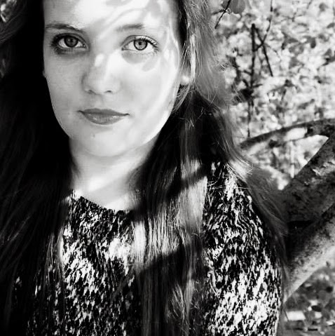 Kathryn Jones Photo 20