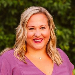 Lora Nelson Photo 32