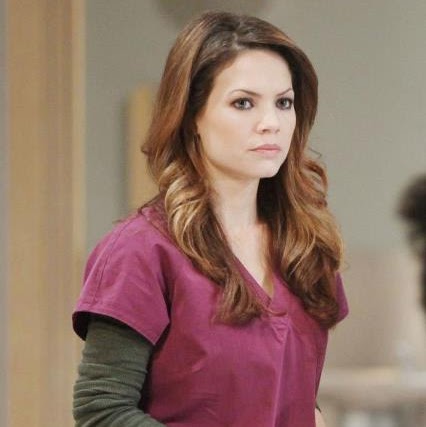 Elizabeth Webber Photo 32
