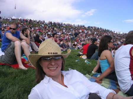 Stephanie Campbell Photo 34