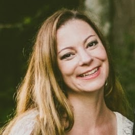 Stephanie Garrett Photo 27