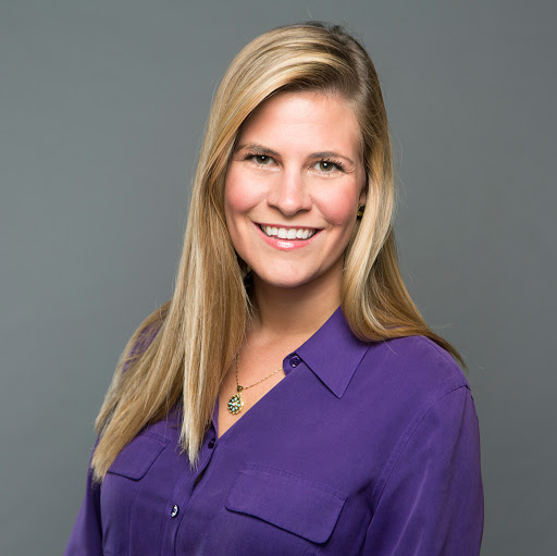 Elizabeth Pierce Photo 10