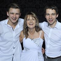 Sue Knowles Photo 15