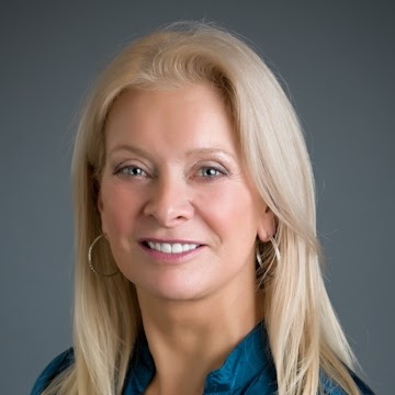 Paula Forbes Photo 17