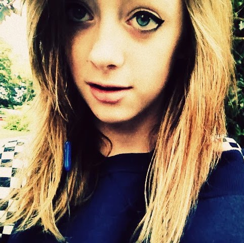 Zoe Jones Photo 20