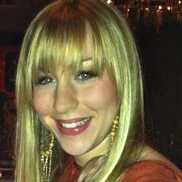 Julie Thomas Photo 13