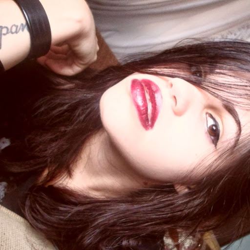 Lara Stark Photo 3