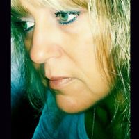 Angela Riddle Photo 37