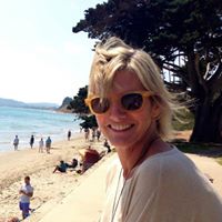 Elizabeth Burns Photo 22